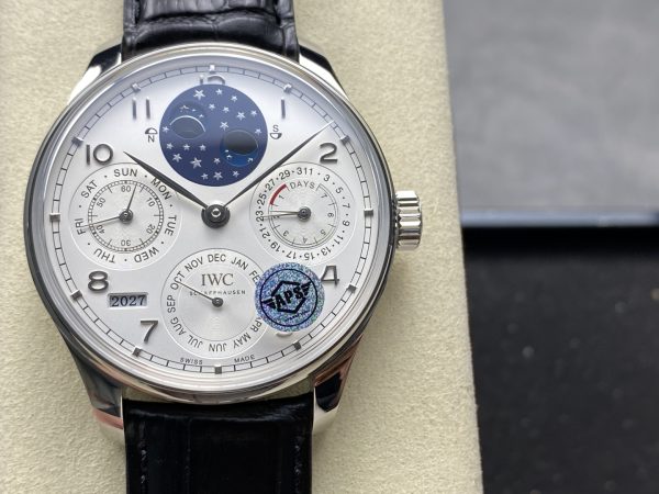IWC　レプリカ（APSファクトリー）ポルトギーゼ・パーペチュアル・カレンダーIW503406　ホワイト　スーパーコピー最高峰