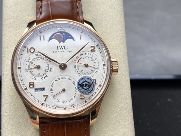 IWC　レプリカ（APSファクトリー）ポルトギーゼ・パーペチュアル・カレンダーIW503302  ホワイト　ゴールド　スーパーコピー最高峰